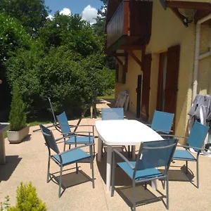Rouge Dans Maison Avec Parking Bed & Breakfast Cluses