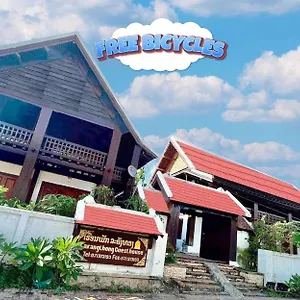 ホテル Lakhang Thong
